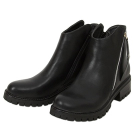 Schwarze Stiefel auf dem Protektor K-9996-2 Black