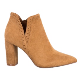 Bella Paris Stylische Stiefel auf einem Pfosten braun