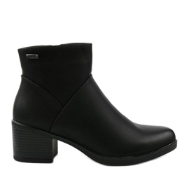 Schwarze isolierte Stiefel mit Suncutter-Reißverschluss