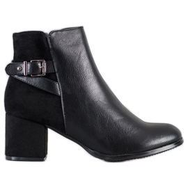 J. Star Schwarze Stiefel auf High Heels