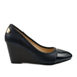 Blaue Pumps am Bluehorn Keilabsatz marineblau