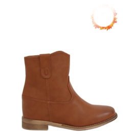 Stiefel auf einem versteckten Keilkamel 8003 Camel braun