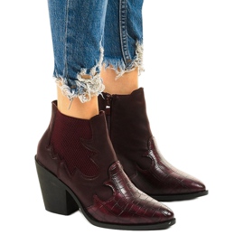 Kastanienbraune Stiefel auf dem Posten von Harriet Cowboystiefeln rot