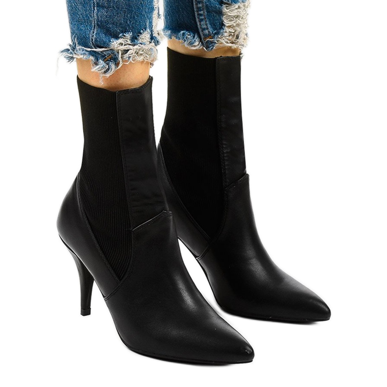 Schwarze High Heels mit Daywillow Socke