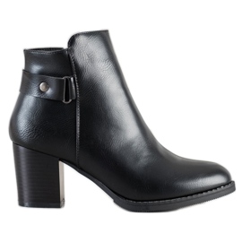 J. Star Bequeme Stiefel auf einem Pfosten schwarz