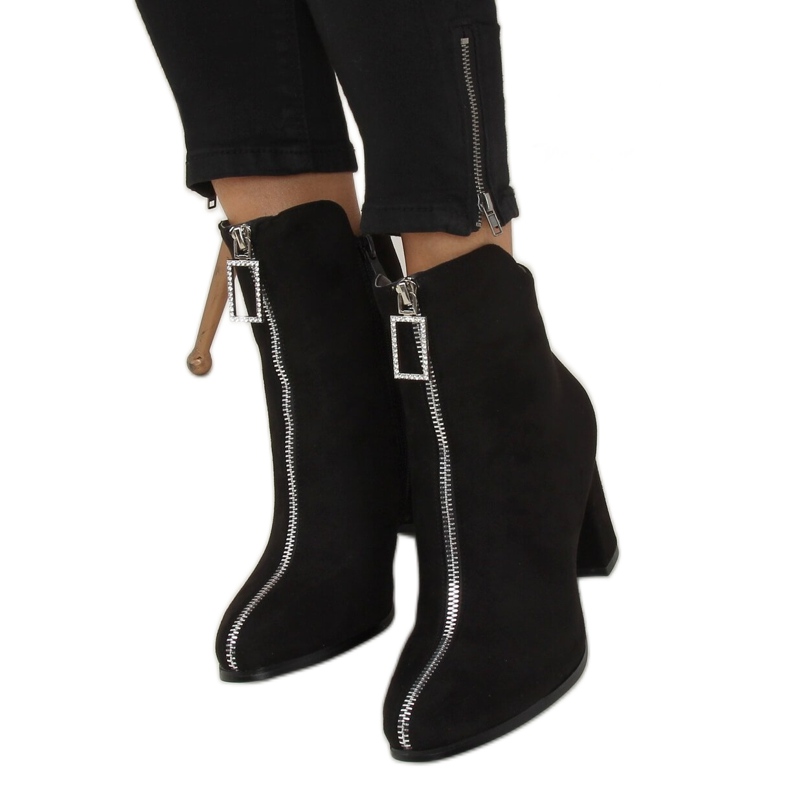 Schwarze Stiefel mit hohen Absätzen 0-320 Schwarz