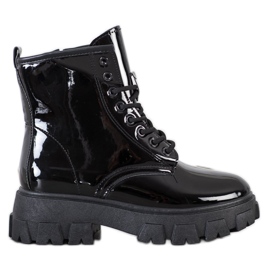 SHELOVET Lackierte Trapper auf der Plattform schwarz