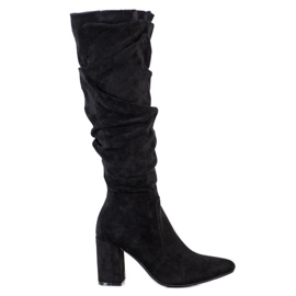 Bestelle Stylische Wildlederstiefel schwarz
