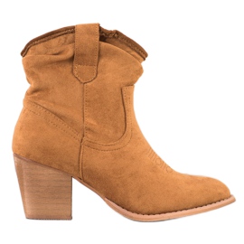 Queentina Cowgirls auf der Post braun