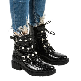 Schwarze flache isolierte Stiefel Torwain Perlen
