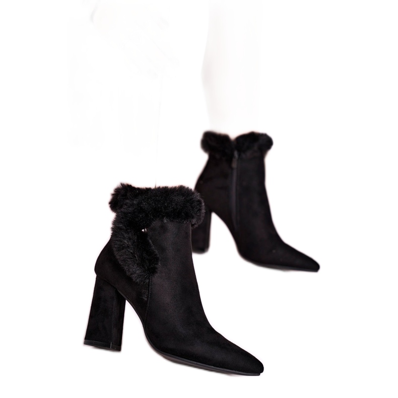 Stiefel auf einem Absatz mit Pelz Wildleder Schwarz Sophie