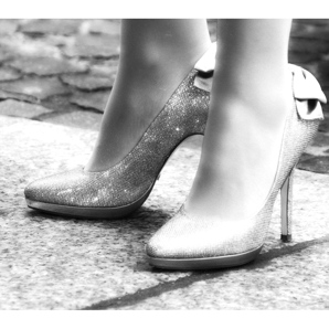 Wie gewöhnt man sich daran, in High Heels zu laufen?