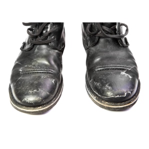 Wie und womit entfernt man Salz aus Schuhen?