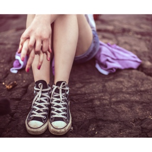 Starten Sie stilvoll in den Sommer – wählen Sie modische Schuhe mit Shorts