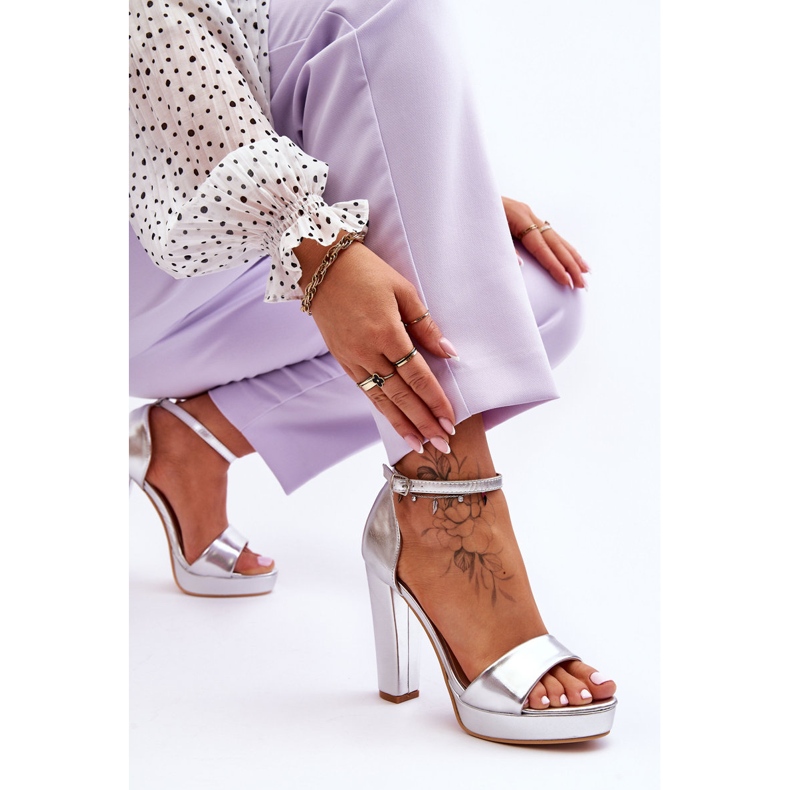 Silberne Mandy-Sandalen mit hohem Absatz 1