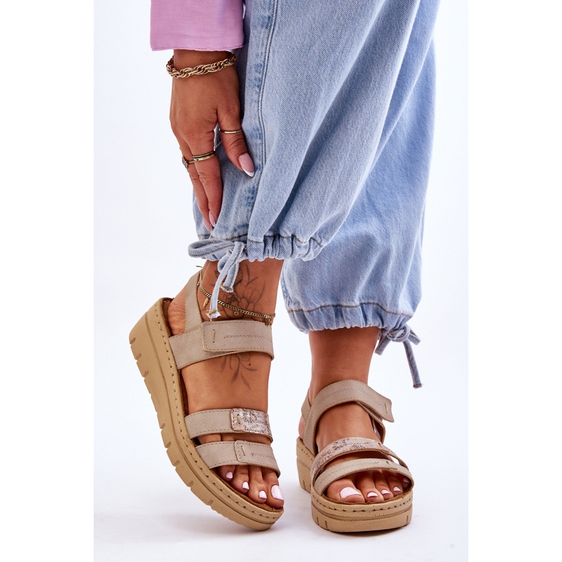 Vinceza Damen-Ledersandalen mit Klettverschluss, Beige, frischer Look 2