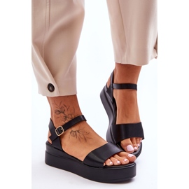 Bequeme Keilsandaletten aus Leder in Schwarz von Tifena 2