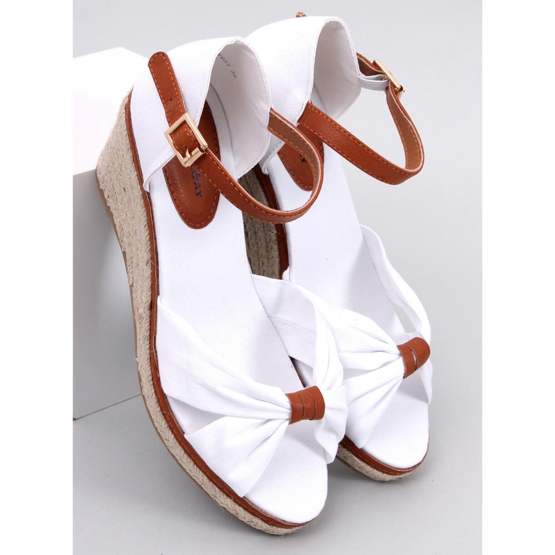 Keil-Espadrilles von Kristen White weiß 1