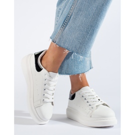 Weiße Sportschuhe für Damen von Shelovet 1