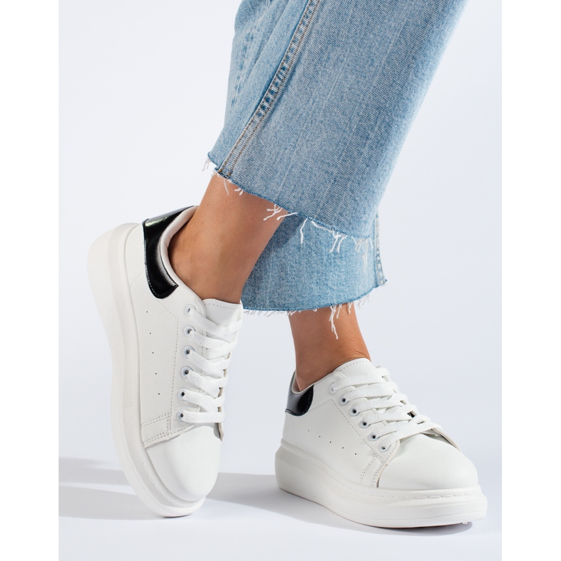 Weiße Sportschuhe für Damen von Shelovet 1