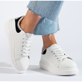 Weiße Sportschuhe für Damen von Shelovet 2