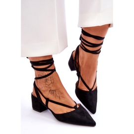 Schwarze Carlotte-Pumps mit niedrigem Absatz und geknotetem Absatz 4