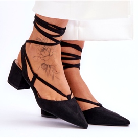 Schwarze Carlotte-Pumps mit niedrigem Absatz und geknotetem Absatz 6