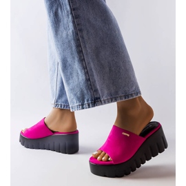 Inna Rosa klobige Keilsandaletten von Agnes 2