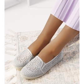 HJ1709 Graue durchbrochene Slip-On Sneakers 1