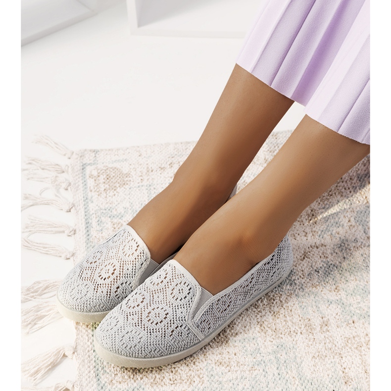 HJ1709 Graue durchbrochene Slip-On Sneakers 1