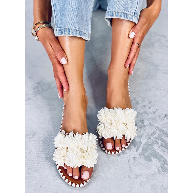 Prima Weiße Blumenhausschuhe 1