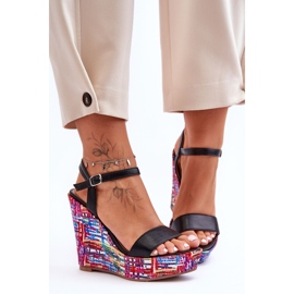 Damen-Sandalen mit buntem Keilabsatz in Schwarz von Malibu 1