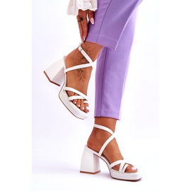 Modische weiße Secret Rose High Heels und Plateausandalen 3