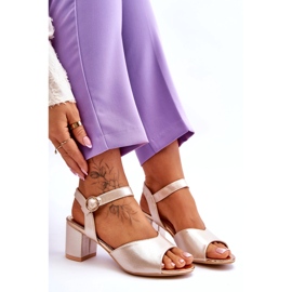 Vinceza Frauen um Öko-Leder-Sandalen für Frauen auf dem goldenen Metallic-Pfosten 5