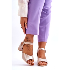 Vinceza Frauen um Öko-Leder-Sandalen für Frauen auf dem goldenen Metallic-Pfosten 1