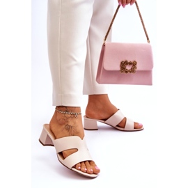 Klassische beige Leder-Flip-Flops mit niedrigem Absatz 2