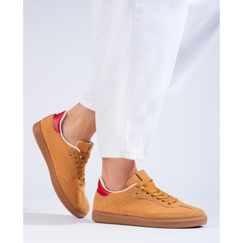 Braune Wildleder-Sneaker von Shelovet beige 1