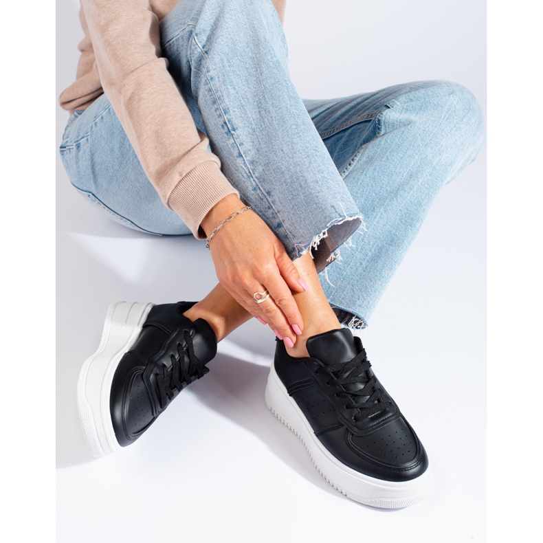 Schwarze Sneakers auf hohem Plateau von Shelovet 1