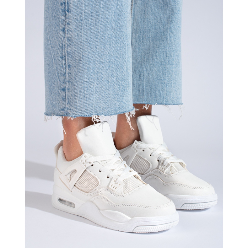 Weiße Sneakers mit dicker Sohle von Shelovet 1