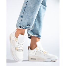 Weiße Sneakers mit dicker Sohle von Shelovet 1