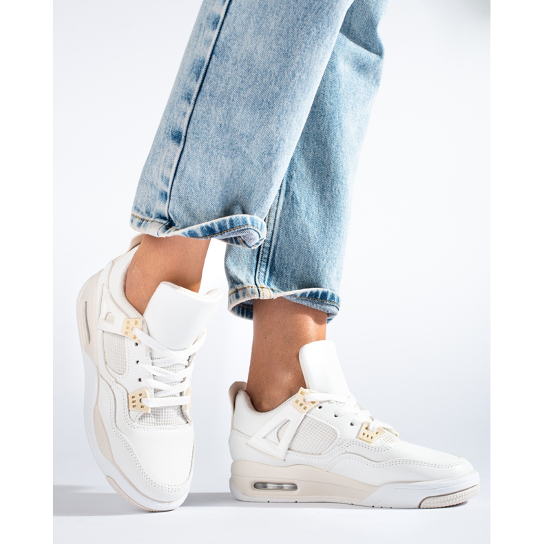 Weiße Sneakers mit dicker Sohle von Shelovet 1