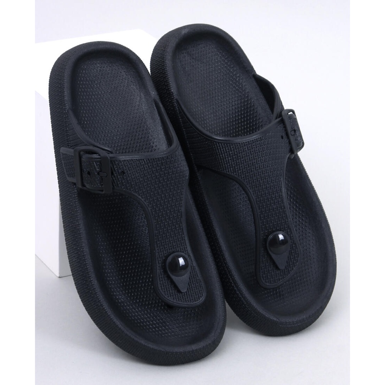 Schwarze Flip-Flops aus weichem Schaumstoff von Sadier 1