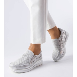 Silberne Sneakers mit durchbrochenem Keilabsatz 1