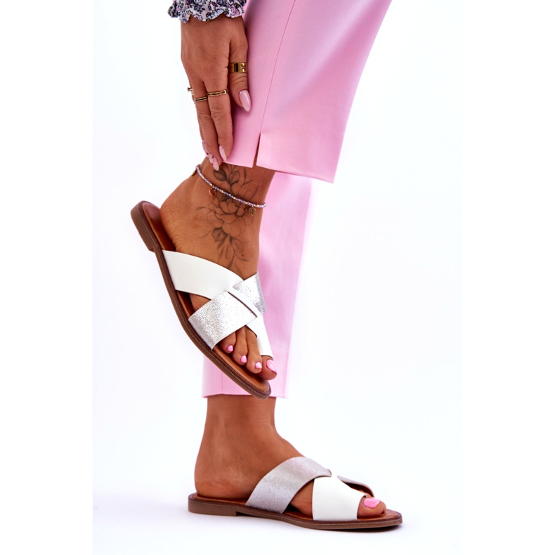 Jezzi Klassische Damen-Flip-Flops in Weiß und Silber 2