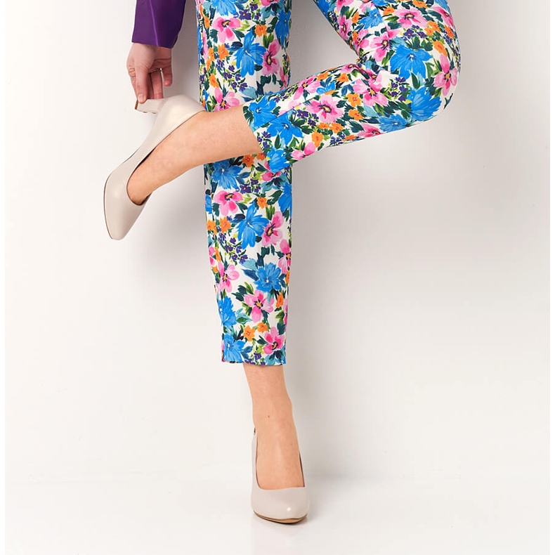 Pumps auf einem perlmuttfarbenen Sergio Leone-Pfosten beige 1