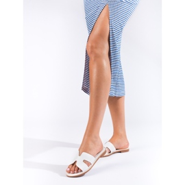 Weiße klassische flache Pantoletten von Shelovet 1