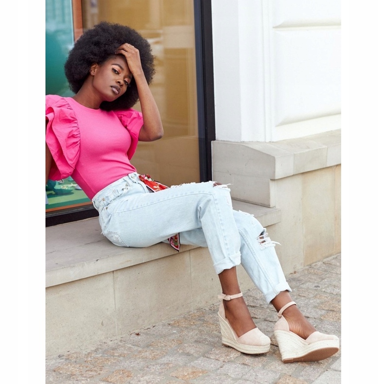 Beige Keilsandalen mit Zöpfen 4