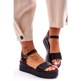 Bequeme Keilsandaletten aus Leder in Schwarz von Tifena 2