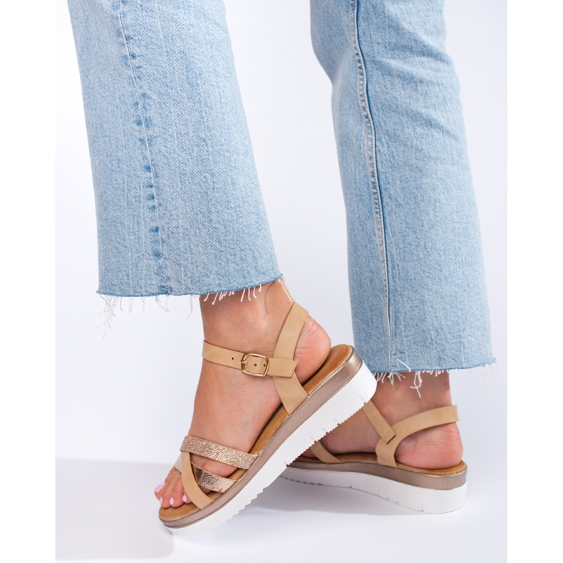 Beige Keilsandaletten von Shelovet braun 1