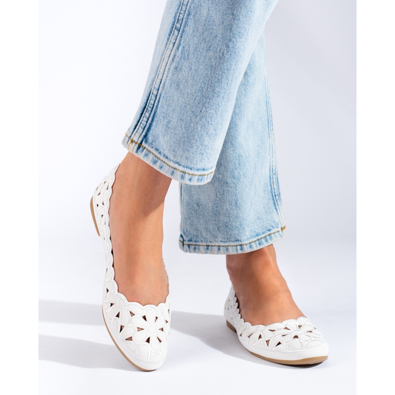 Durchbrochene weiße Shelovet-Ballerinas für Damen 1